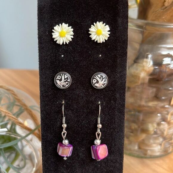 Jewelry - 🌻3/20 3 pairs fashion earrings.  Interesting shell design material.